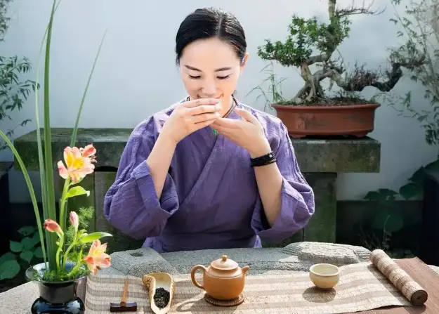 申城下午茶外卖哪几家酒店能送？我先说结论：能送的不少，但包装和口感能同时不翻车的，真不多😤